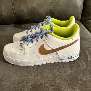 NO BOX! Fairly New AF1 LV8 “Phygital” Grade School